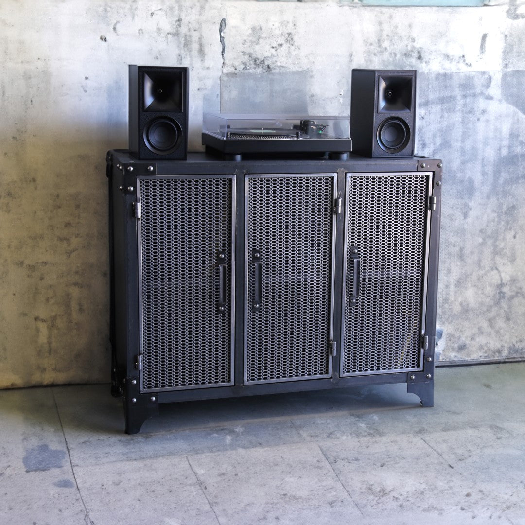 洋書 INDUSTRIAL CHIC CULF FURNITURE WHW Industrial Chic Dresser, 19 Drawers and Utility Bins